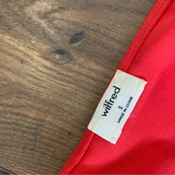 Small Coral One-shoulder Blouse (Size Small). - Picture 4 of 4